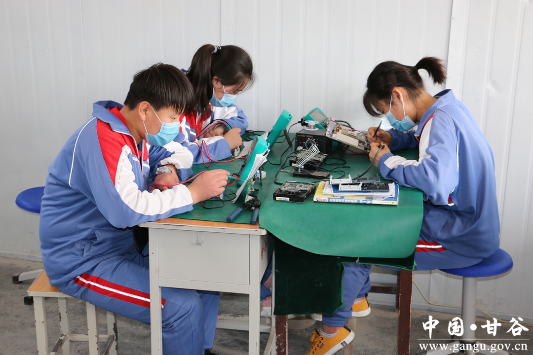 办好人民满意的教育——“甘谷教育”初探