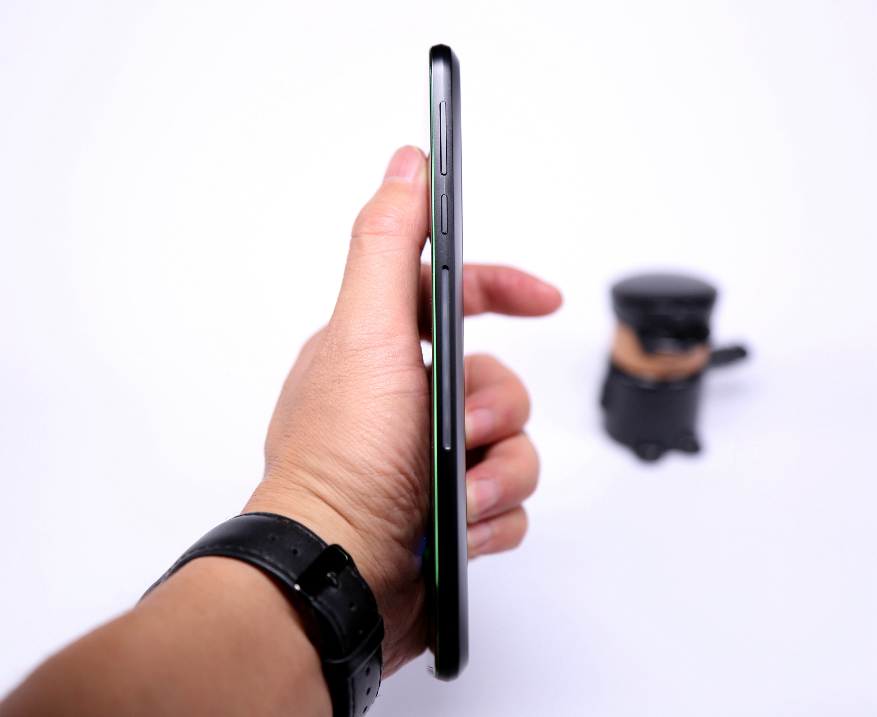 黑鲨游戏手机2.12.5,黑鲨游戏手机2代黑鲨helo