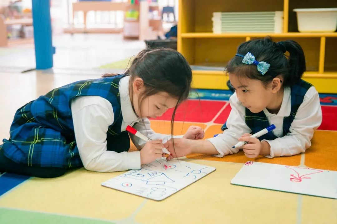 天津这所学校火了!高尔夫、足球、科学实验...孩子吵着都要来