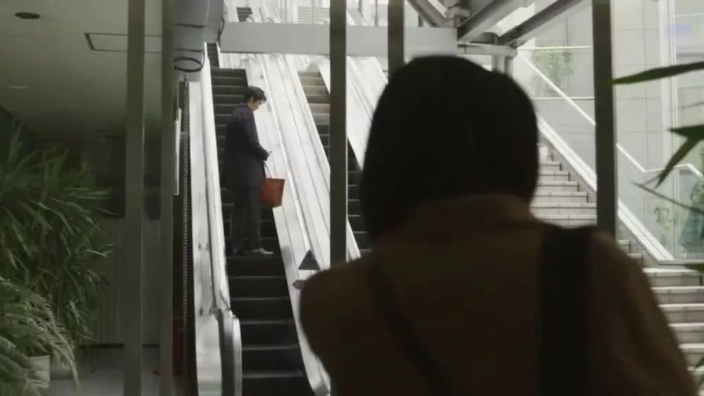 日版《登堂入室》,跟踪邻居竟然是为了写论文?