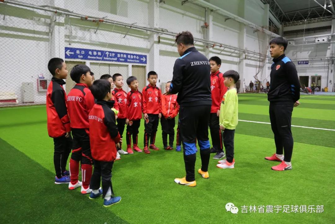 新奇之余,皆是寄望——震宇足球进驻农博园搏一搏室内足球场