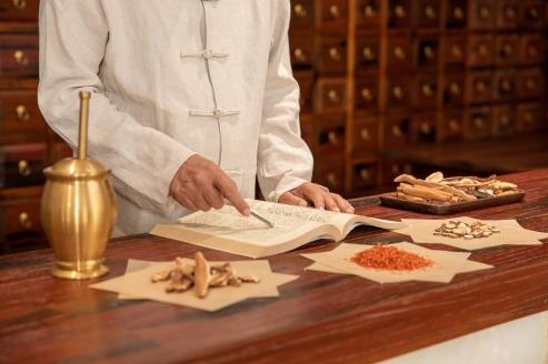 中医治疗皮肤病能不能治愈,为什么皮肤病用中医药治疗更好