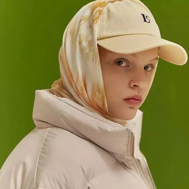 孔孝真同款衬衫豹纹绿色,孔孝真穿搭都是什么品牌