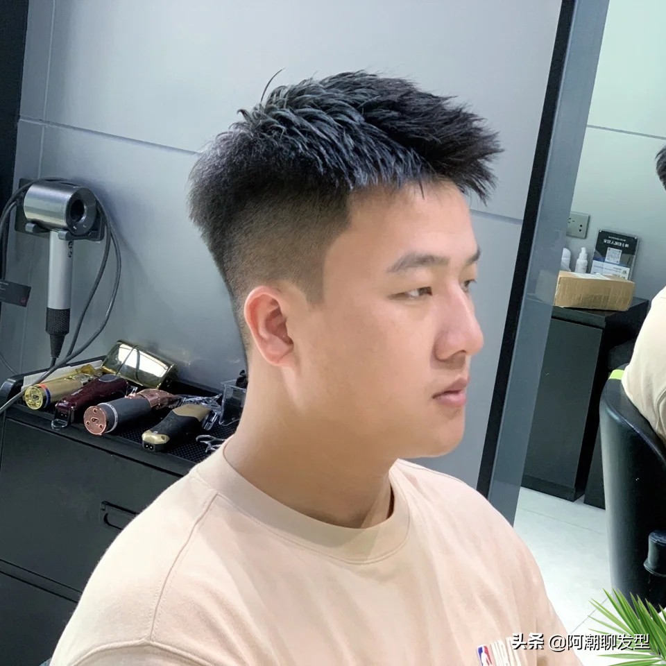 不烫不染男生发型2020流行发型,不烫不染剪出来的发型推荐男生