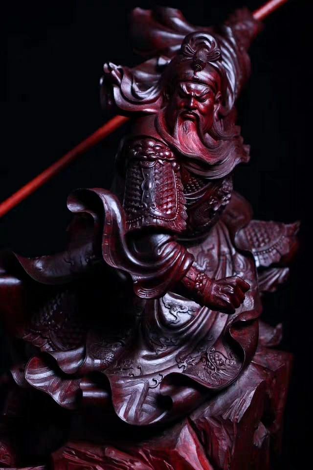 木雕师麾下的武圣《关羽》睁眼可吓退百万大军