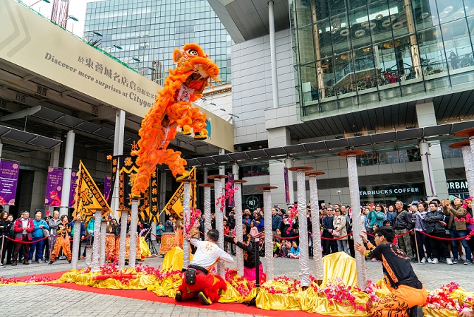 东荟城名店仓lululemon,从深圳如何到香港东荟城名店仓