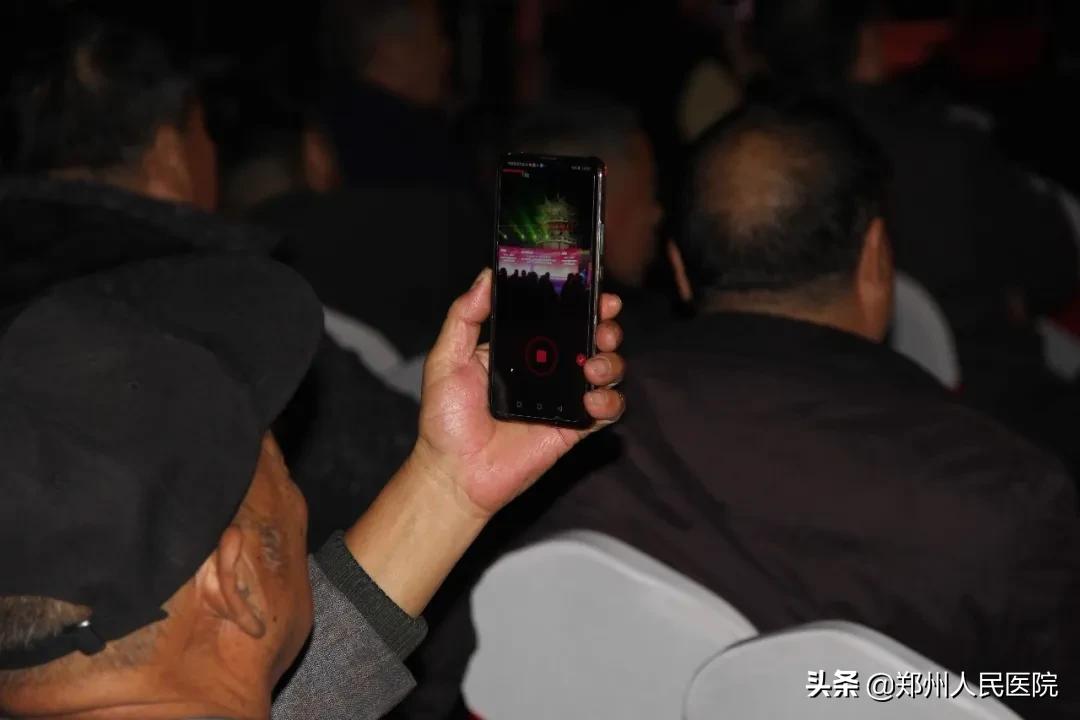 这个周末，医卫版《我和我的家乡》浓情上映