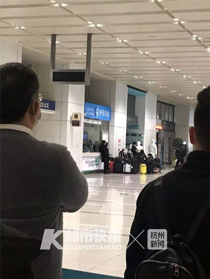 1月24日TR188航班杭州乘客今天将解除隔离!当时飞机上还有很多孩子,大家意见非常一致:起诉新加坡酷航