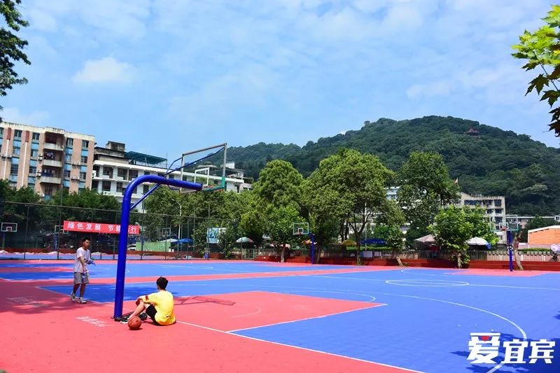 大楼爆破失败倒塌视频,大楼爆破瞬间倒塌真实视频