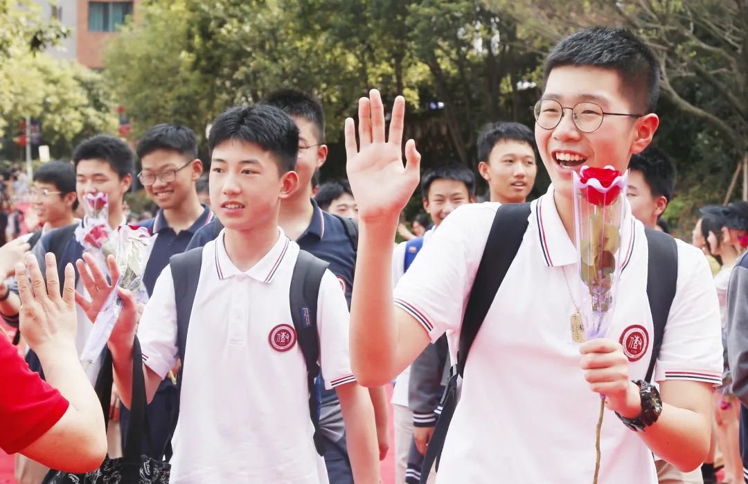 最有水平的中学校服,全国排名前十的校服