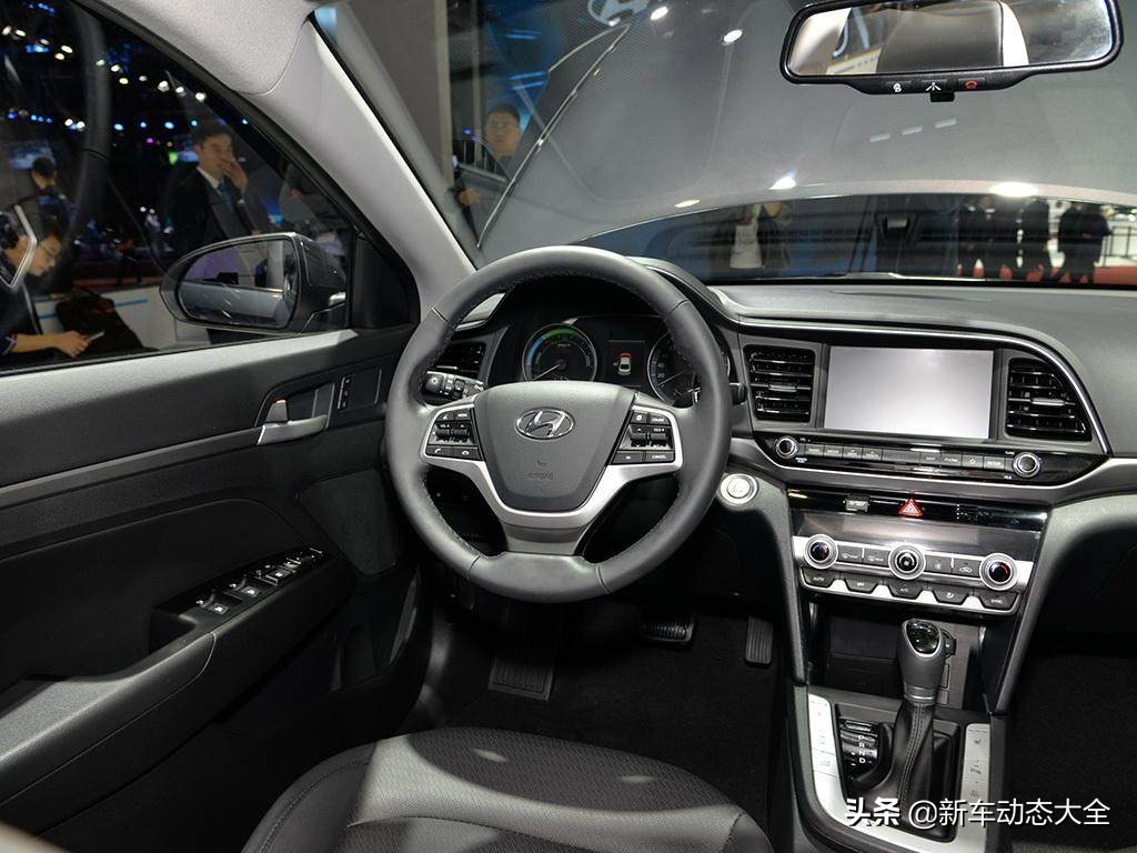 百公里1升油的家轿！空间不错，合资品质，领动新能源