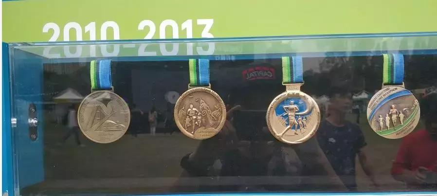 徐濠萦陈奕迅谁介绍的,徐濠萦年轻照片都演过什么电视剧