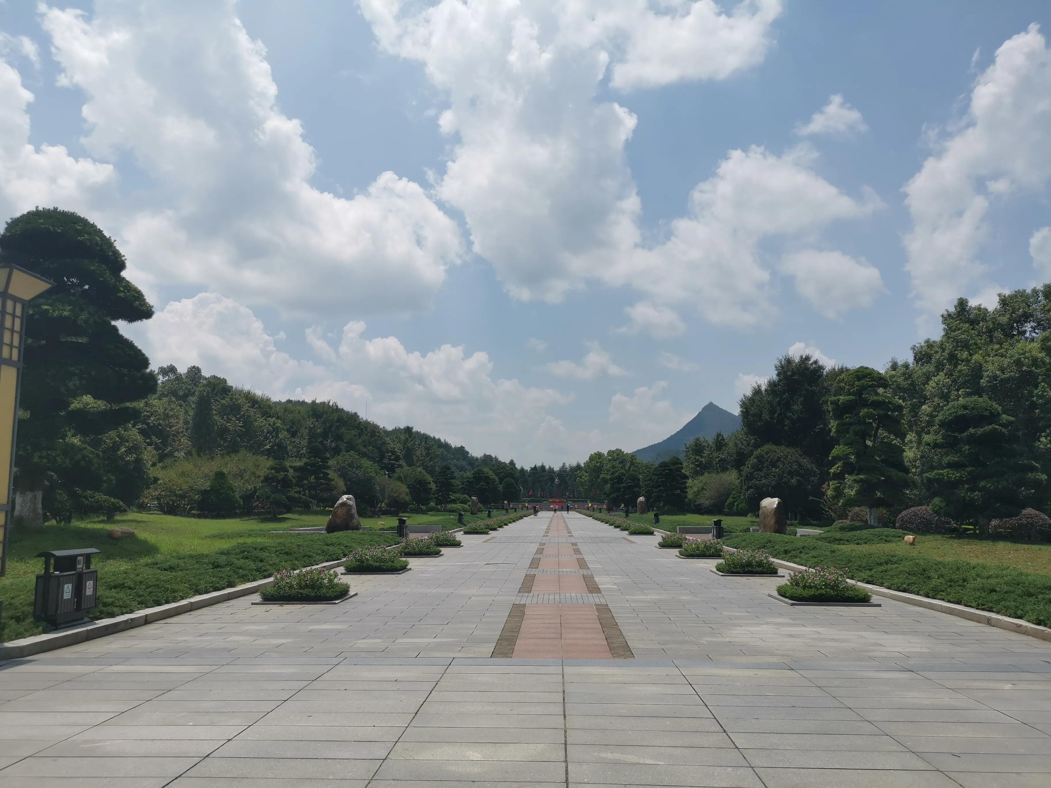 周末韶山一日游：参观了毛*东泽**故居、滴水洞、虎歇坪