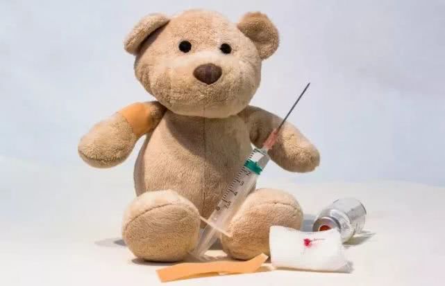 宝宝打针虽然哭但是不动,宝宝打针还是不退烧怎么办