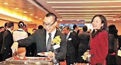 何猷龙谈二胎,何猷君多少岁和奚梦瑶在一起的