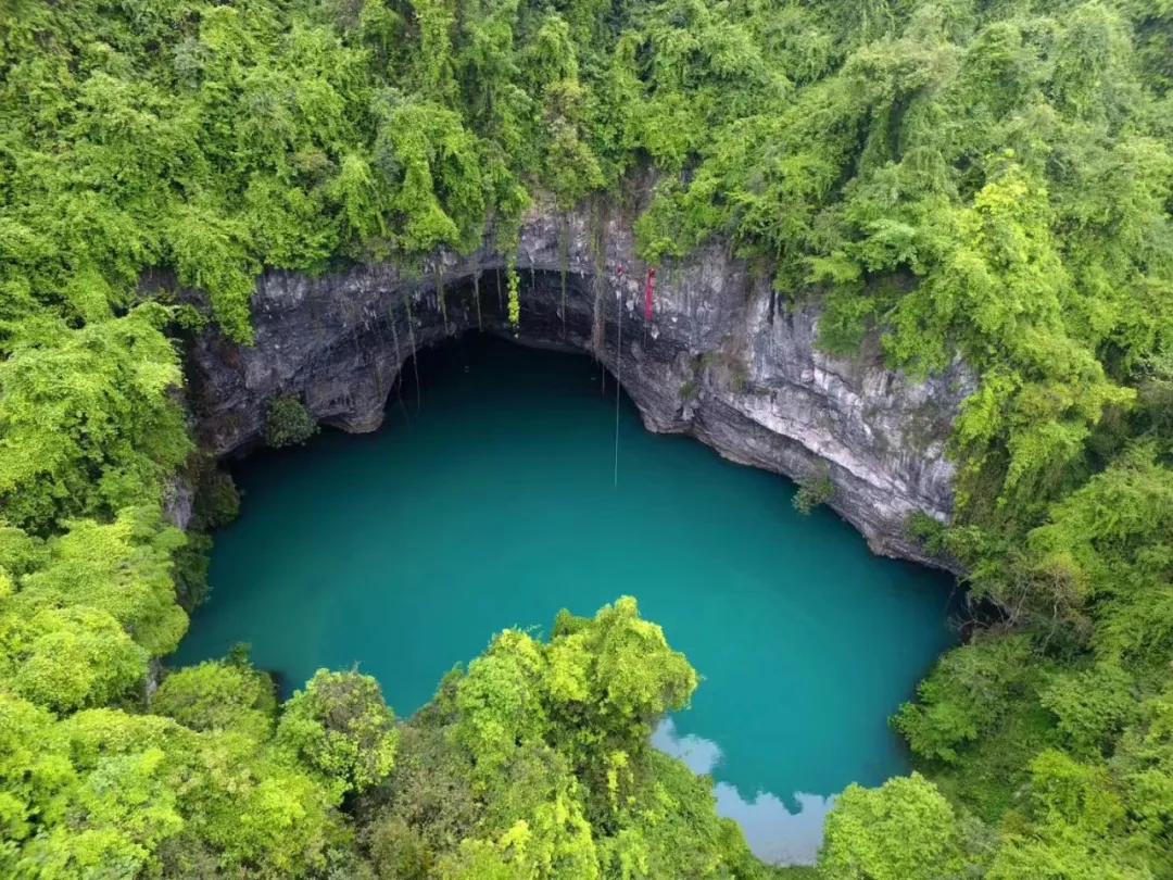 茅岩河心湖太美惹祸端，土家族夫妻酒茶斗诗篇