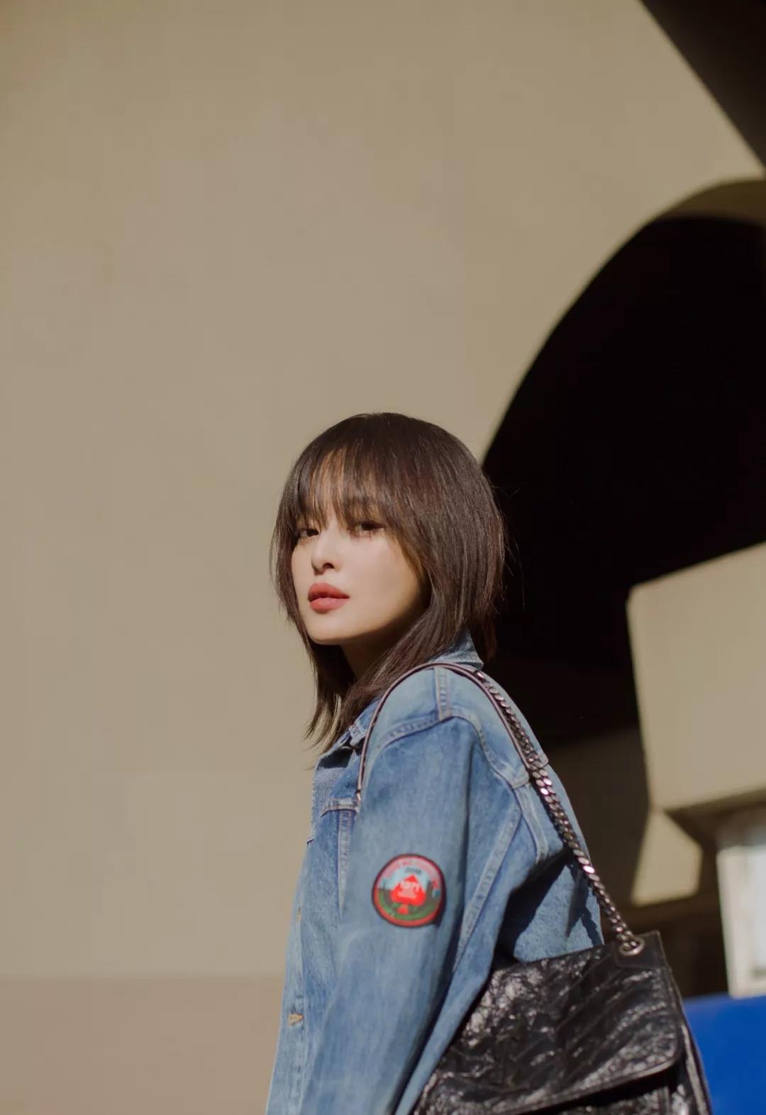 20-30岁圆脸发型减龄黑长直长发,圆脸适合黑长直中分好还是侧分好