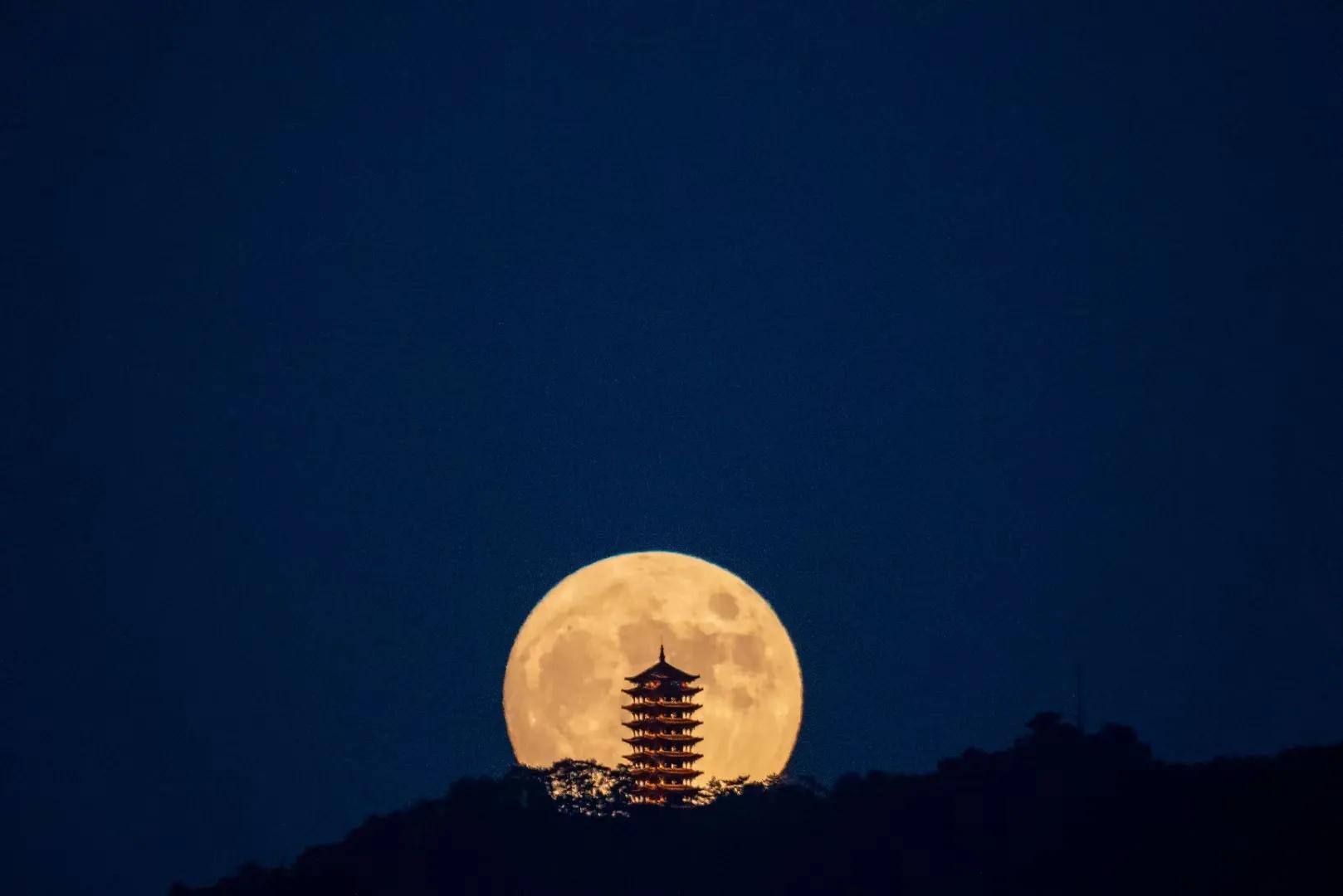 读唐诗黄鹤楼,登黄鹤楼唐代诗人崔颢