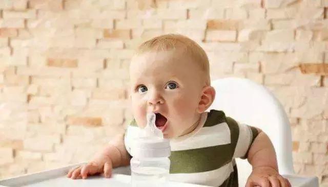 6个月内宝宝要喝水吗,6个月之前的宝宝到底能不能喝水