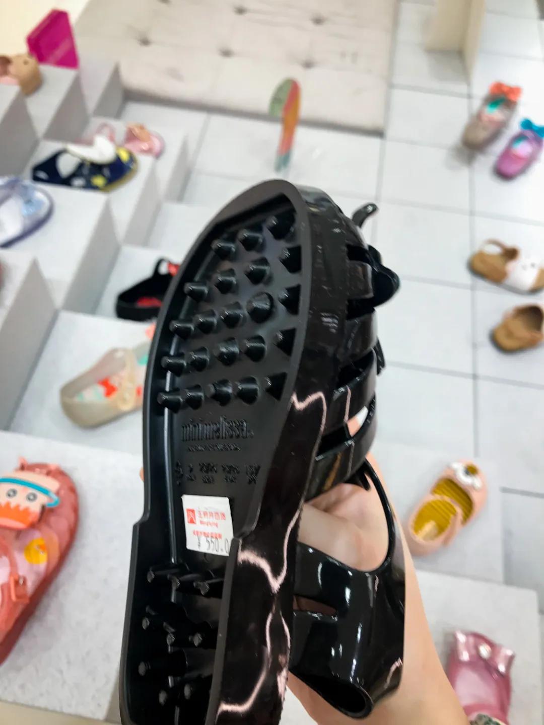 儿童哪一款凉鞋最好,哪个牌子的儿童凉鞋好穿推荐