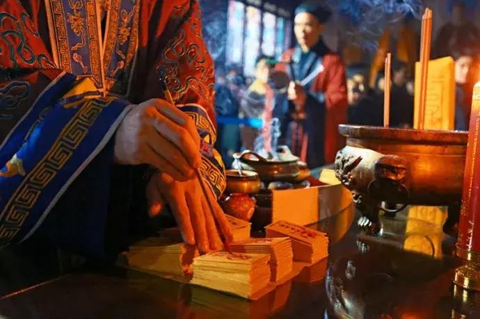 犯太岁到底有多严重快来看看吧,犯太岁躲太岁还有什么讲究吗