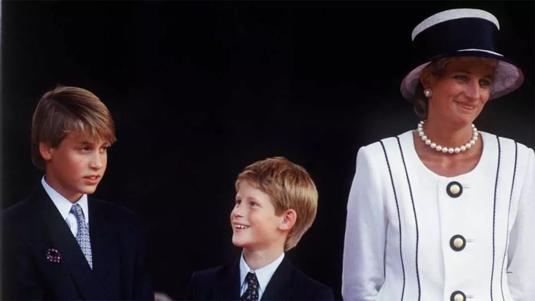 戴安娜离婚前后,戴安娜离婚后为什么保留王妃头衔