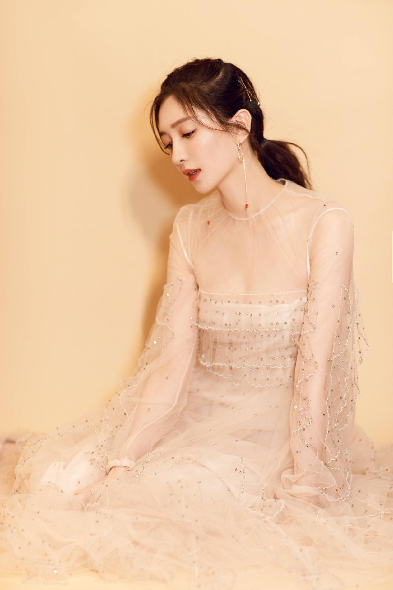 可爱显脸小披发发型,显脸小披发发型女2020流行发型