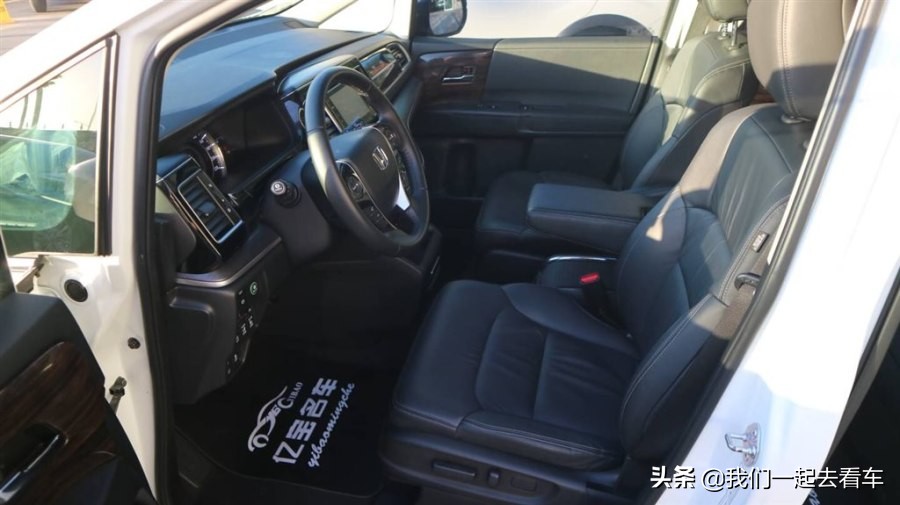 花25万买十年老车值不值,花25万买二手宝马车值吗