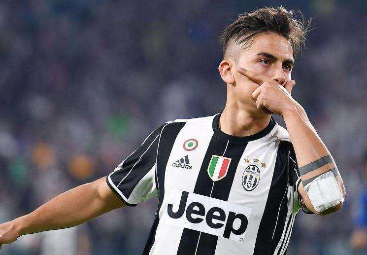 足坛最厉害的球员梅西,足坛最强前锋皇马巨星梅西c罗