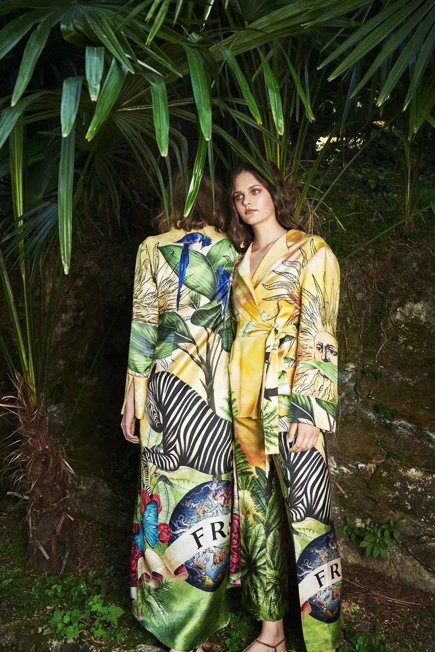 即使不出门也要穿出睡衣的别致,穿睡衣成了一种时尚