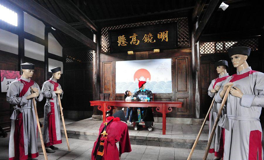 古代奇葩案件判决：写一首令主审官满意的诗词可以脱罪