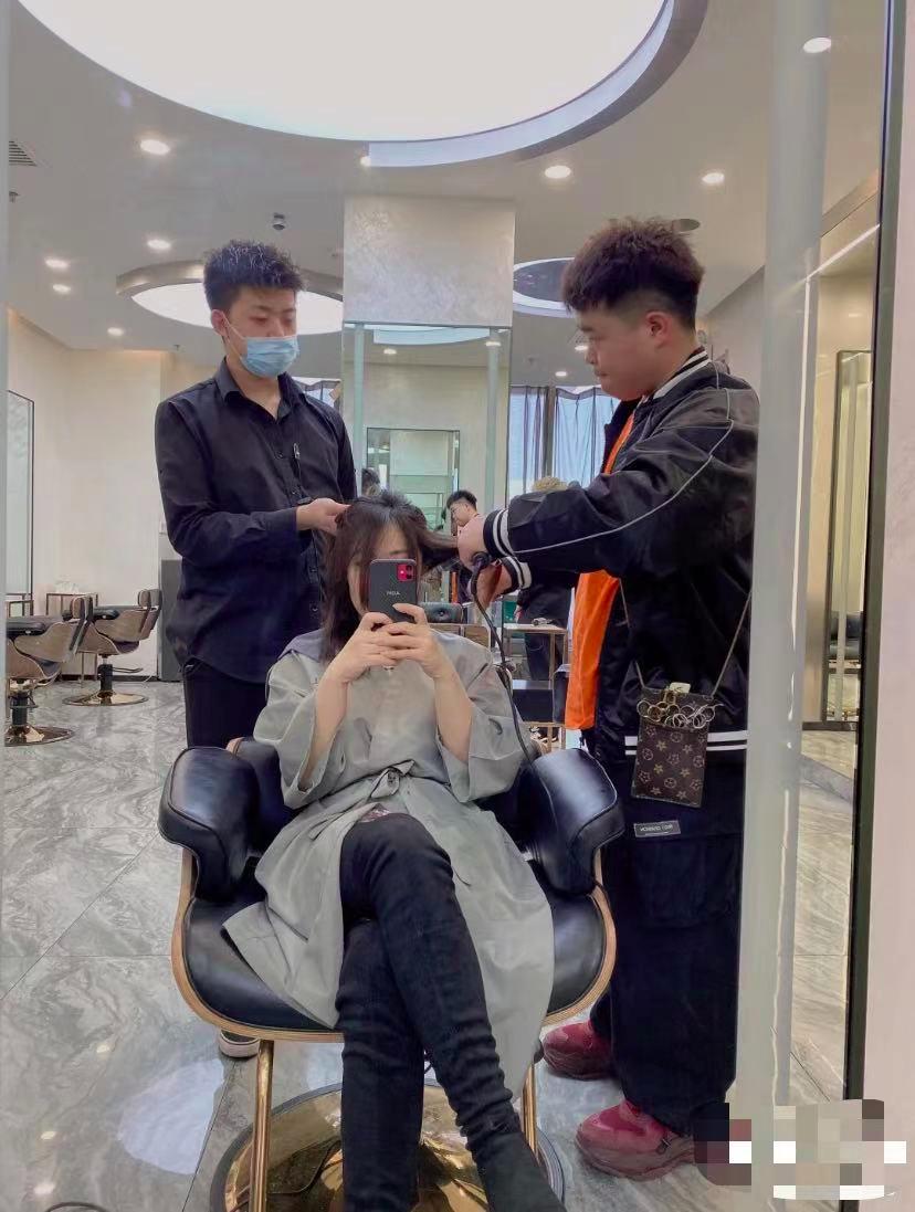 美发滚梳造型十大手法 (花样梳头法)