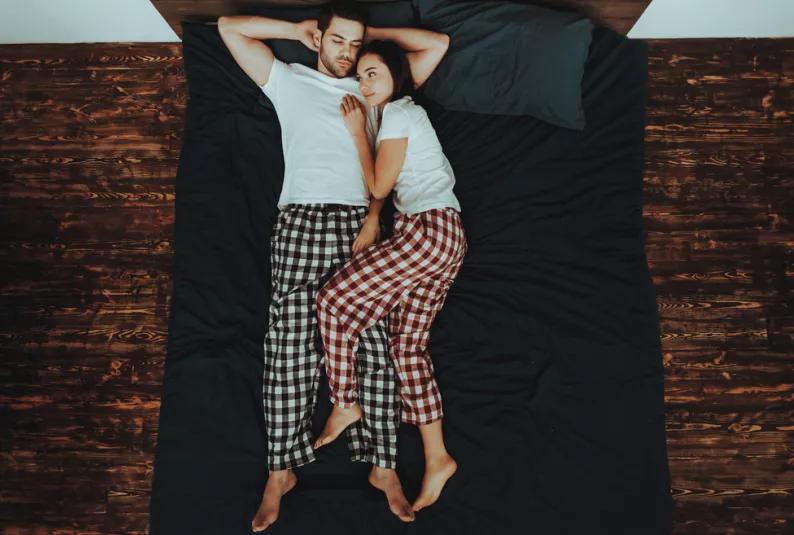 这样睡觉，特容易做*梦春**！劝你别轻易尝试