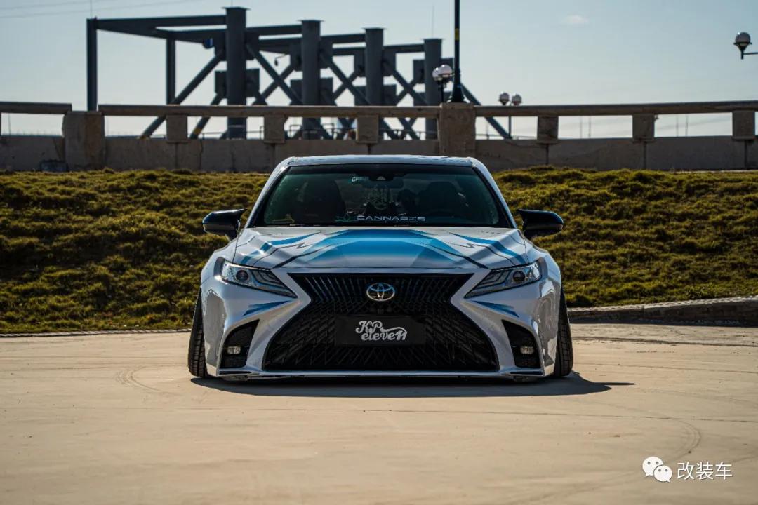 凯美瑞高达涂装,高达改色车膜凯美瑞