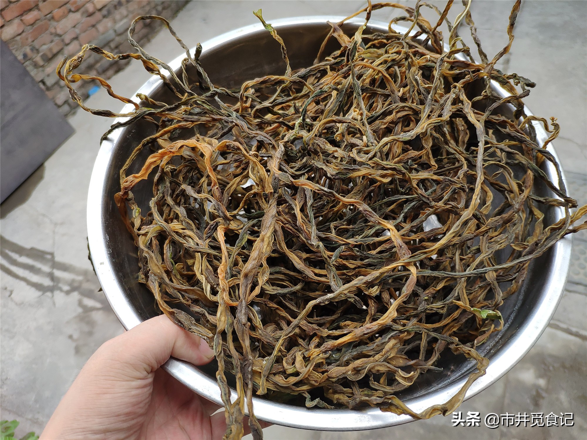 豆角晒7成干,新鲜豆角晒成干豆角一斤能出多少