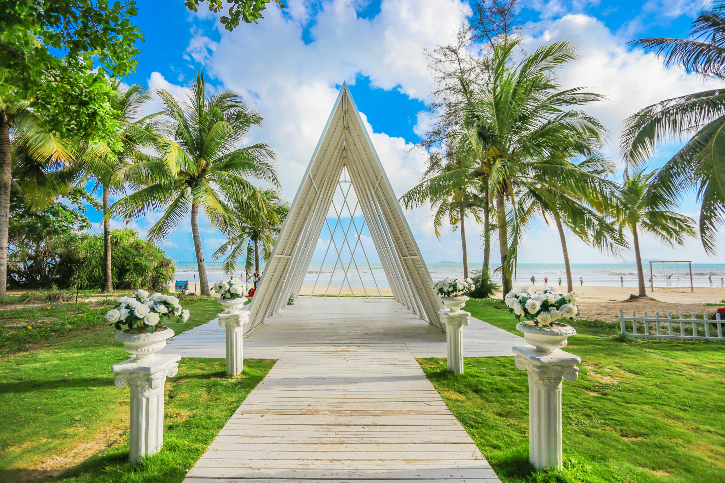 三亚旅行都去逛免税城了！到底值不值得打卡？哪些东西值得买？