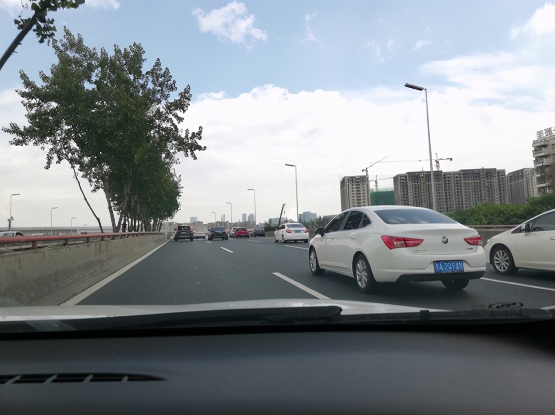 综合油耗6.4我家1W公里英朗越开越经济