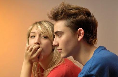 分手后忘不了怎么去挽回他,分手后如何面对前任