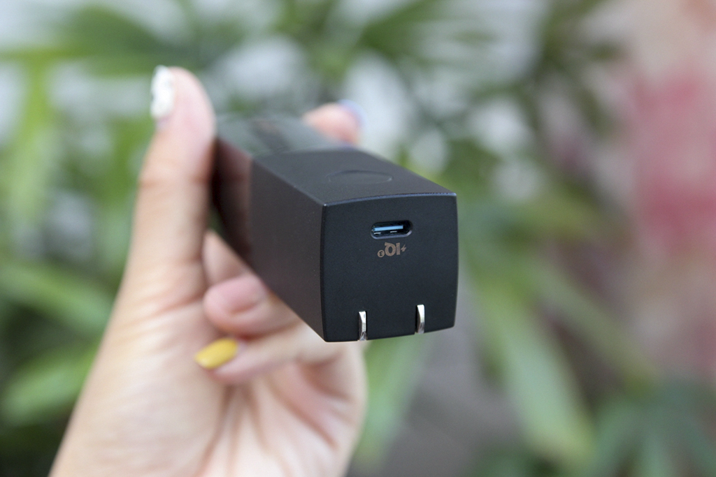 小米有品“为爱续航”，推出Anker安克口红超极充，二合一设计