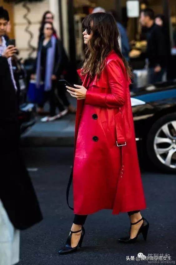 红色长大衣和黑色长大衣哪个好看,小个子穿长大衣怎么搭配好看