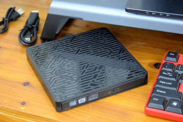 免驱刻录光驱,一专且多能