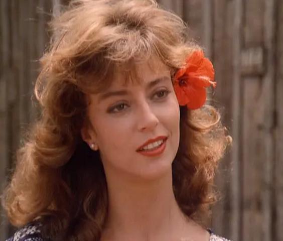 《荆棘鸟》什么样的女人，一生都逃不过被爱情“捉弄”的宿命？