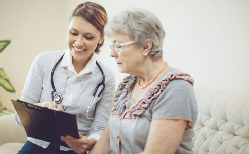 更年期提前了人老得快吗,更年期月经太多大概多久会绝经