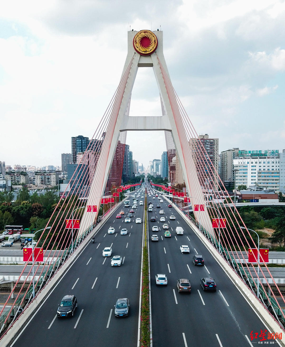 一家店一天卖几百块钱有必要开吗,一个店一天卖十几吨小龙虾