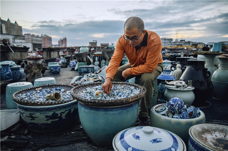 景德镇为什么还在坚持手工制瓷,什么时候景德镇制瓷得到迅猛发展