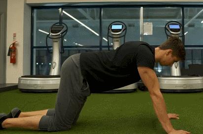 背部肩胛骨凸起该怎么改善图片,后背肩胛骨高低如何矫正