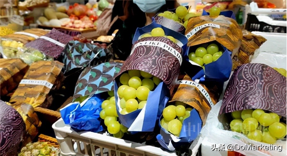 prada走进现实,prada品牌化