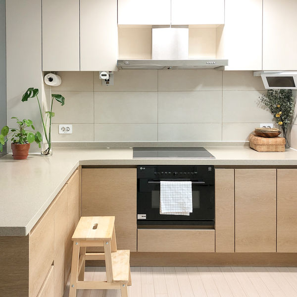 适合一家四口的书房式客厅 (五口之家客厅书房一体设计)