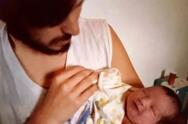 被全世界封神的乔布斯,也是位普通又孤独的父亲