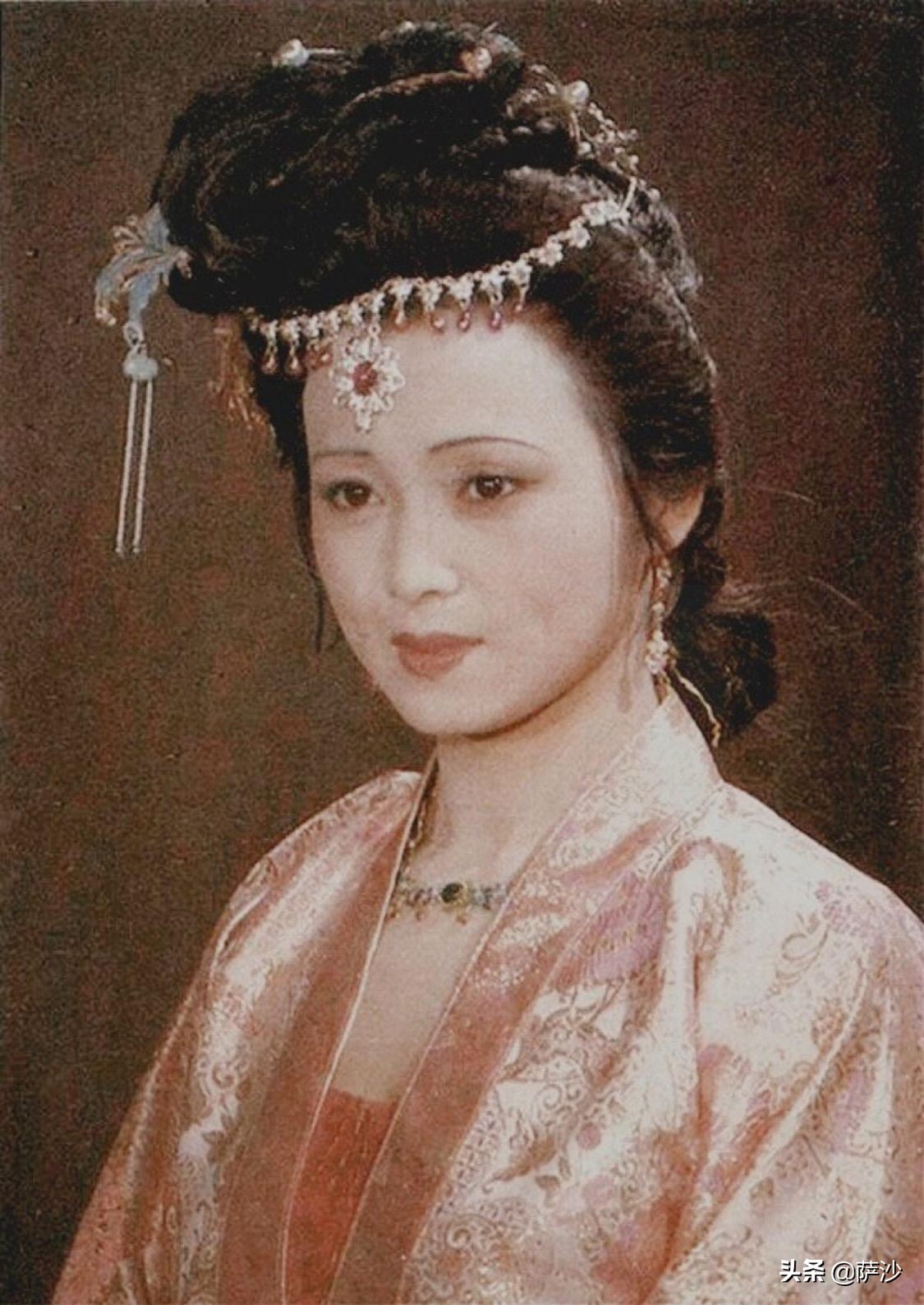 红楼梦中为什么要写焦大这个人物,红楼梦中养小叔子的是谁